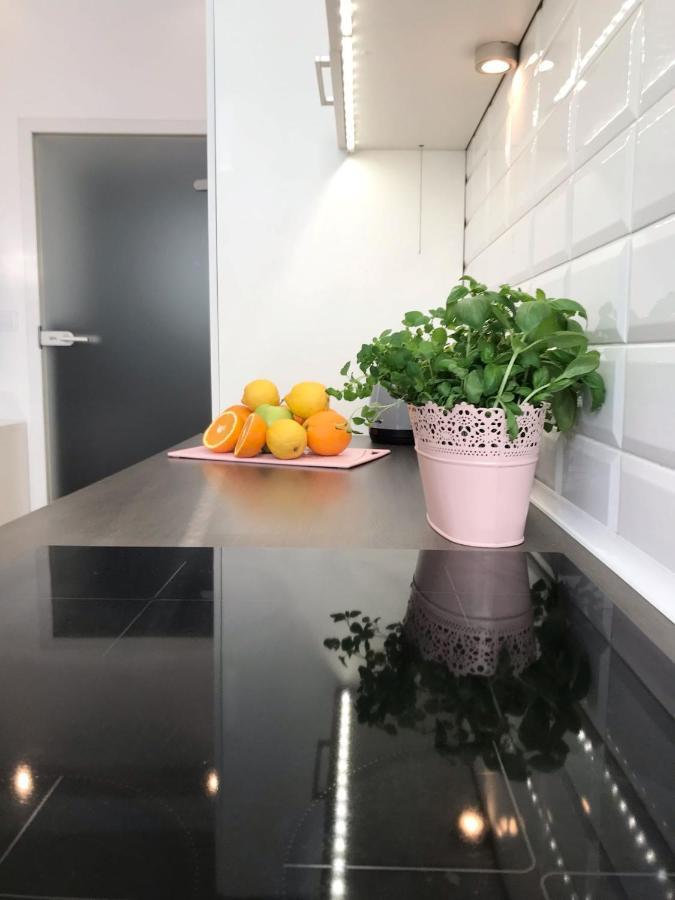 Klimatyczny Apartament Pod Ratuszem -Ul. Slaska 2 Ченстохова Екстер'єр фото